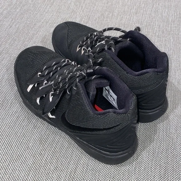 Nike Kyrie 5 red carpet youth size 3Y boy’s black basketball shoes sneakers - Picture 8 of 8
